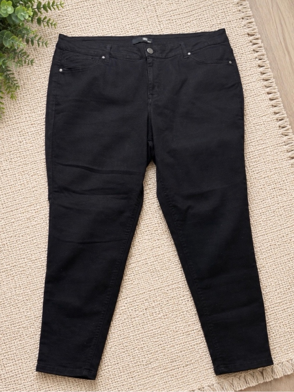 1822 Denim Black Jeans Women’s Plus Size 20W Stretch Mid Rise Classic 5-Pocket